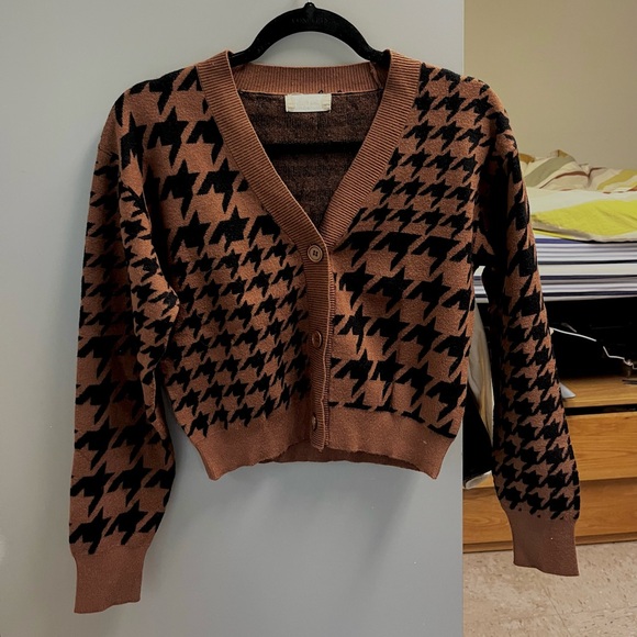 Altar’d State Mocha Brown Soft Cropped Button Up Patterned Sweater Womens Size S - Picture 1 of 5